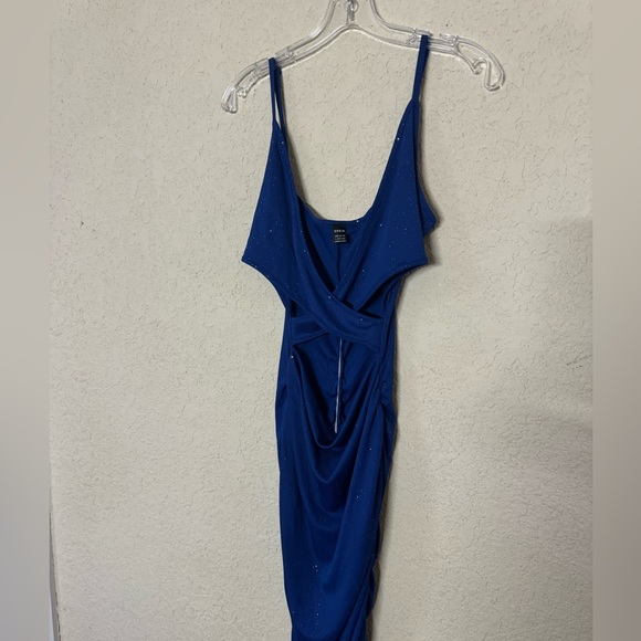 ✨5/$15 Sparkly Blue SHEIN party dress with stomach cutout size large - Picture 3 of 6